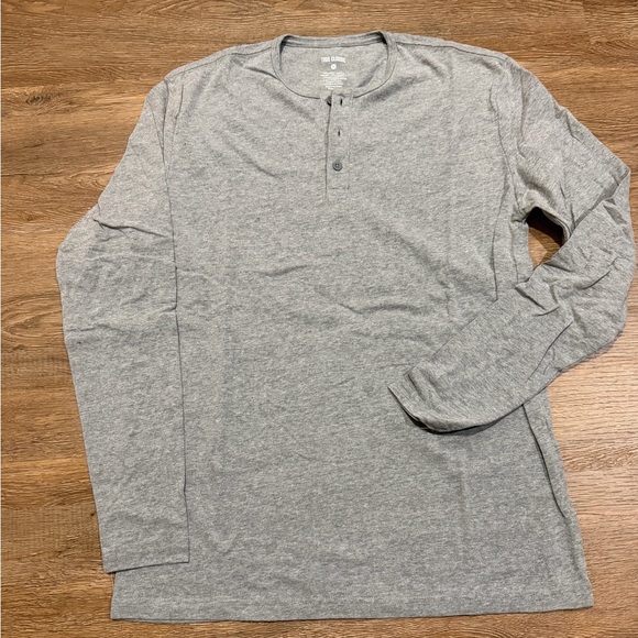 True Classic Men's Henley Shirt 3-Pack - Gray, Dark Gray, Olive - Picture 3 of 5